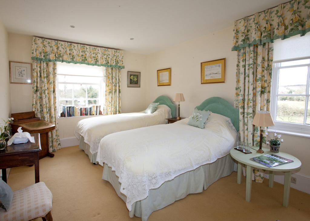 Brunton Farmhouse Hotel Collingbourne Kingston Exterior foto